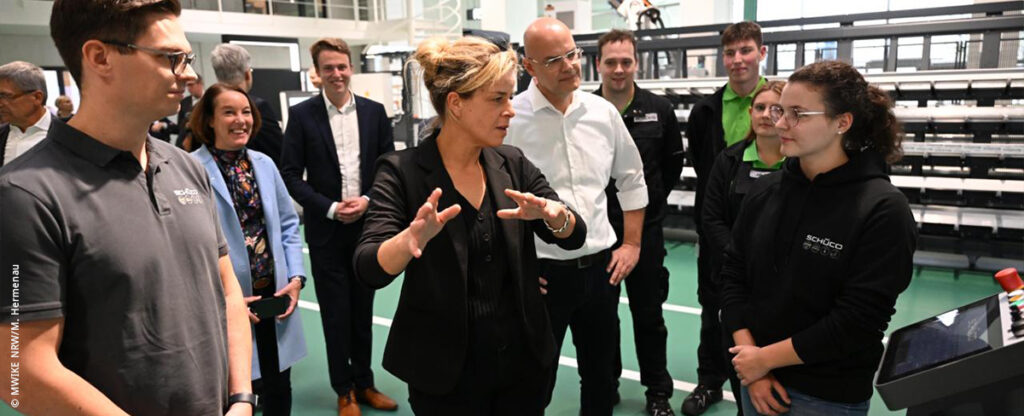 NRW-Wirtschaftsministerin Neubaur besucht re!source Gründungsmitglied